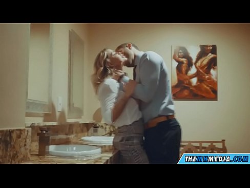 ❤️ When a busty blonde seduces you in a public toilet Porno at en-gb.kassa-standupbar.ru